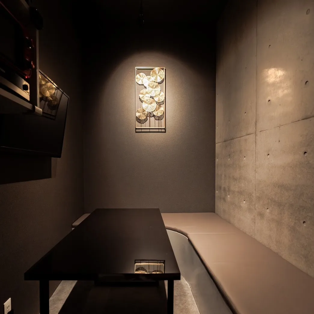 宮古島の風を感じるシーシャバー、その空間は「大縁海」が手掛け...