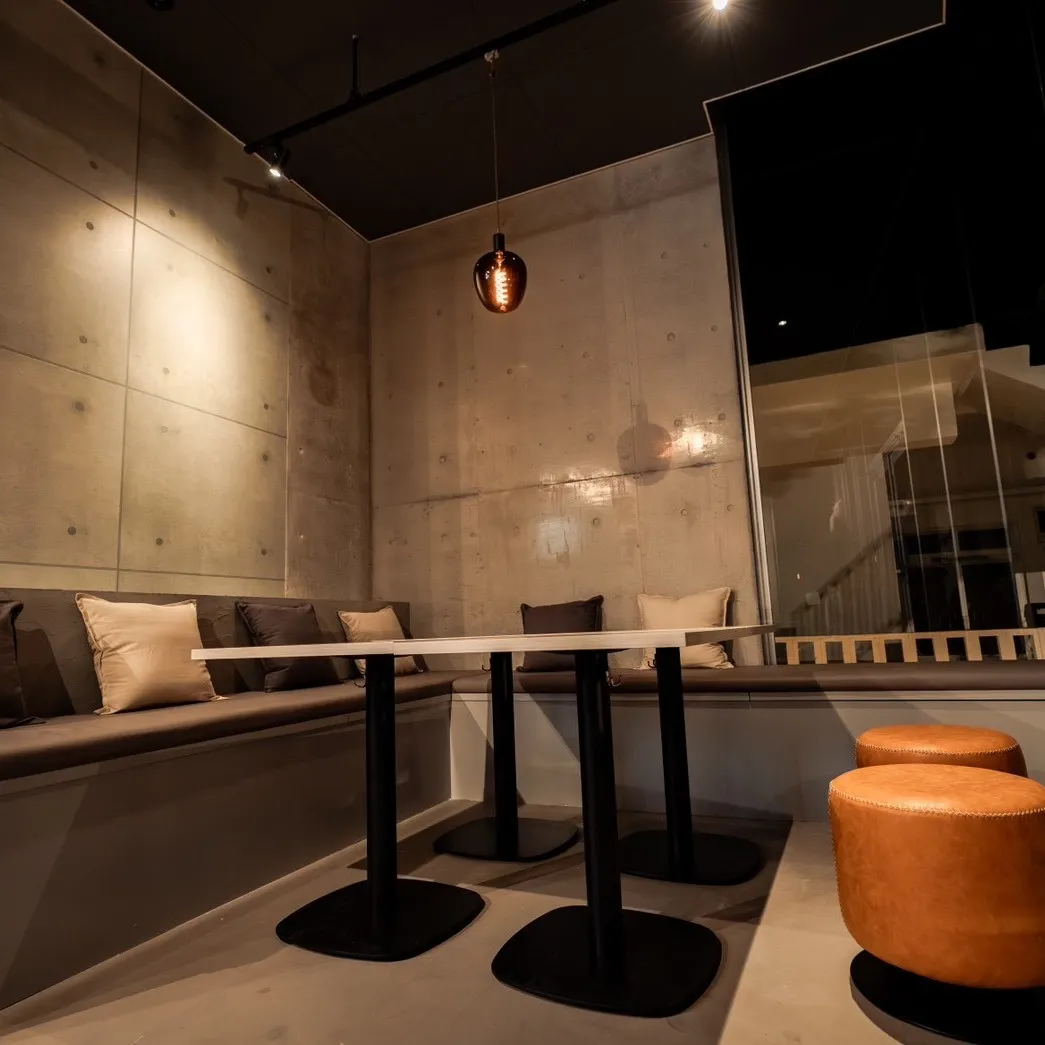 宮古島の風を感じるシーシャバー、その空間は「大縁海」が手掛け...